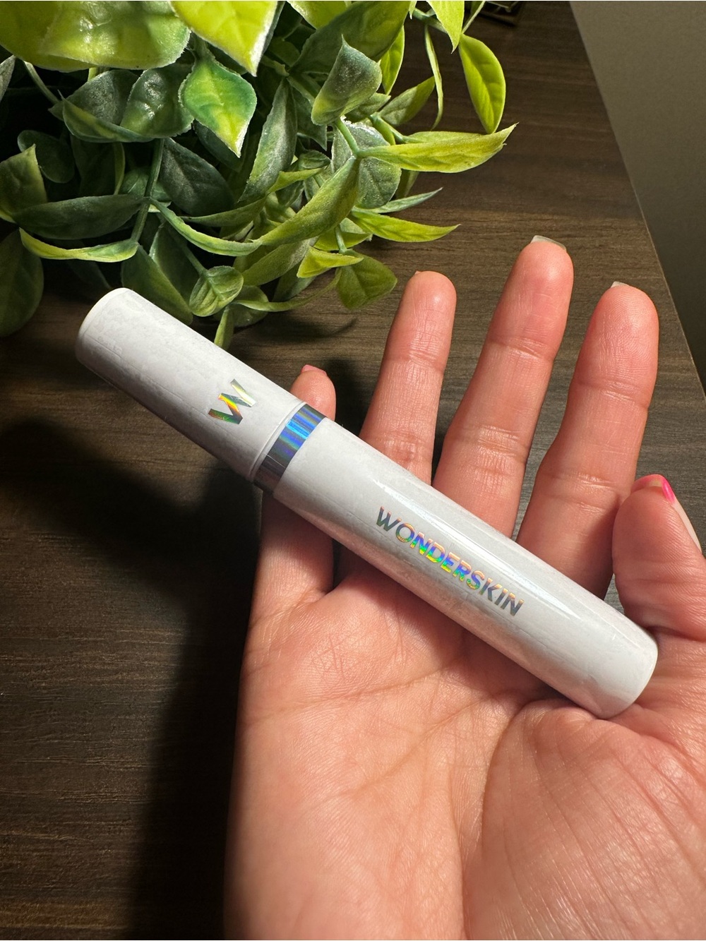 Wonderskin All-Day Lip Stain - Shade GLAMOROUS